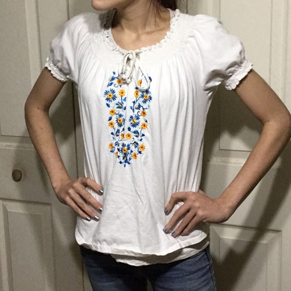 Short sleeve stretchy neck and c